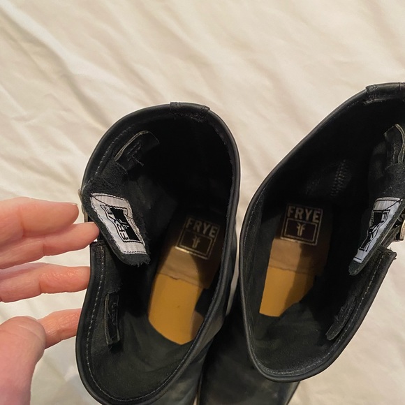 Frye Veronica boots. Size 8. Like new! - Picture 5 of 9